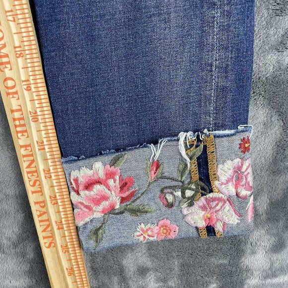 Driftwood Colette Cuffed Cropped Jeans Women's 26 Embroidered Floral Mid Rise - Picture 8 of 12